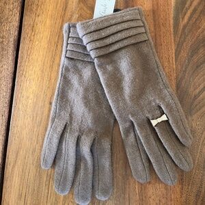 NEW Charlie Paige brown wool gloves with rose gold charm on ring finger
